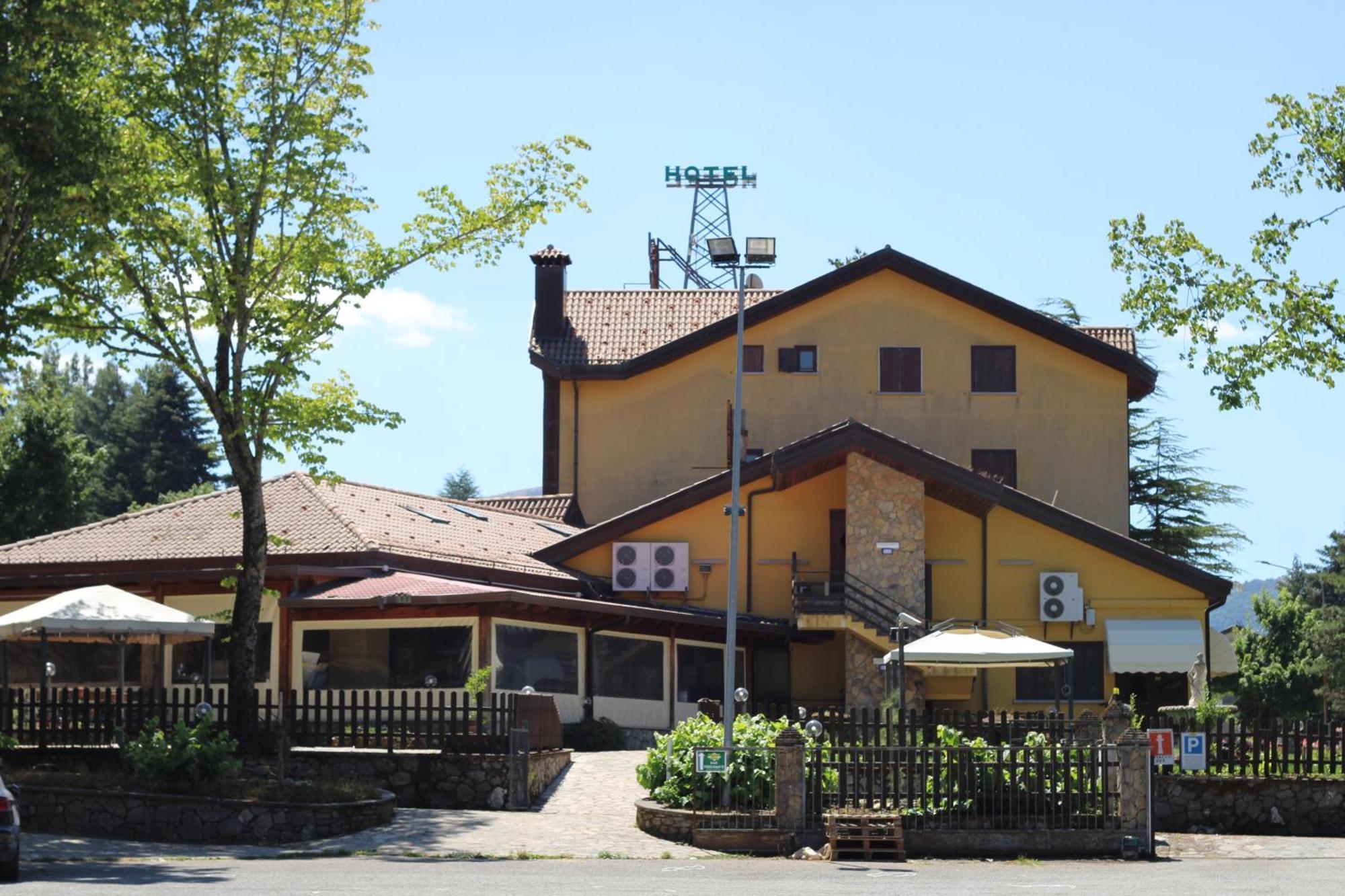 Regina Hotel Pollino 모라노 칼라브로 외부 사진